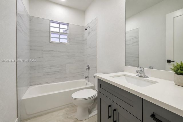 22055 Miami Avenue, Miami, FL 33170