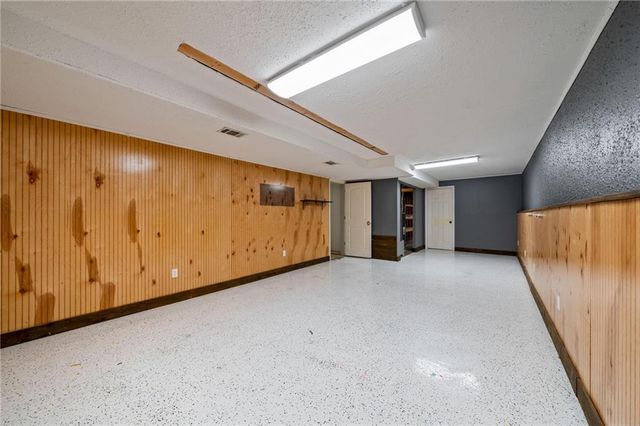 14715 S Bynum Road, Lone Jack, MO 64070