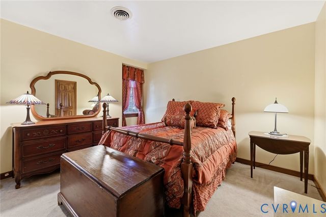 8216 Chainmaile Rd, North Chesterfield, VA 23235
