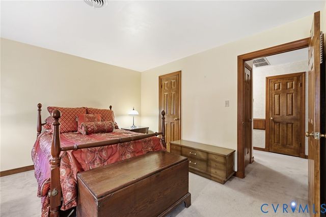 8216 Chainmaile Rd, North Chesterfield, VA 23235