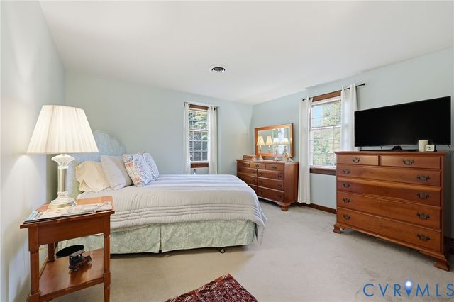 8216 Chainmaile Rd, North Chesterfield, VA 23235