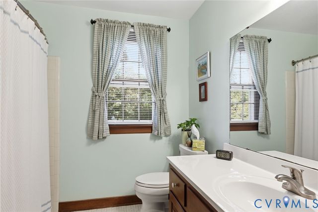 8216 Chainmaile Rd, North Chesterfield, VA 23235