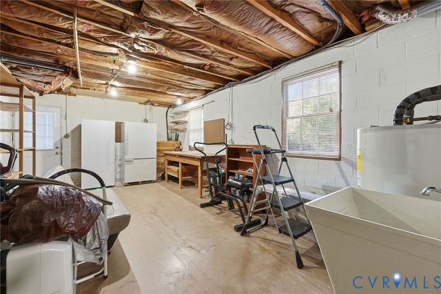 8216 Chainmaile Rd, North Chesterfield, VA 23235