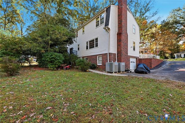 8216 Chainmaile Rd, North Chesterfield, VA 23235