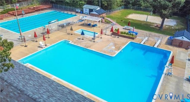 8216 Chainmaile Rd, North Chesterfield, VA 23235