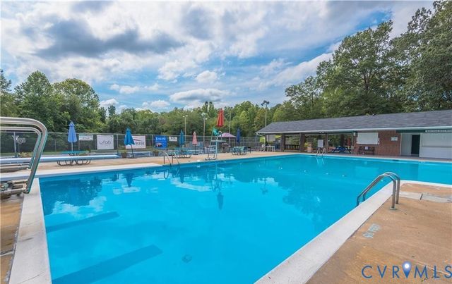 8216 Chainmaile Rd, North Chesterfield, VA 23235