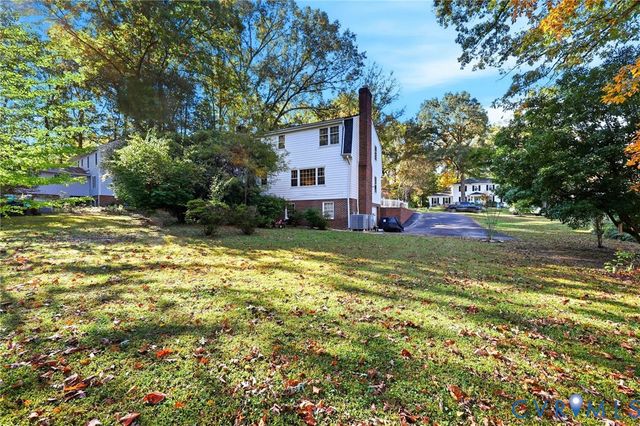 8216 Chainmaile Rd, North Chesterfield, VA 23235