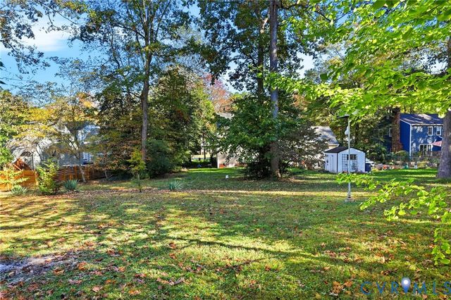 8216 Chainmaile Rd, North Chesterfield, VA 23235