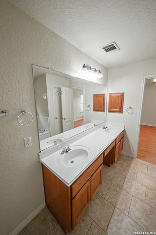 525 Thurber, Schertz, TX 78154