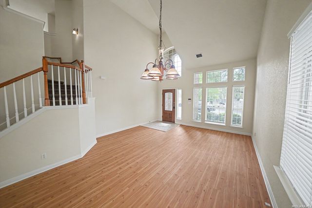 525 Thurber, Schertz, TX 78154