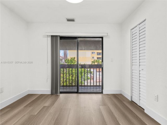 8360 NW 8th St 1-2, Miami, FL 33126