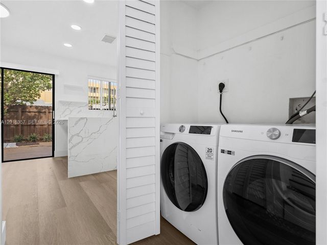 8360 NW 8th St 1-2, Miami, FL 33126