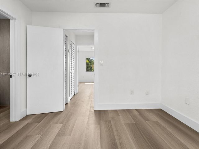 8360 NW 8th St 1-2, Miami, FL 33126