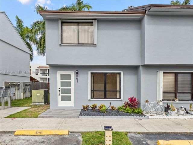 8360 NW 8th St 1-2, Miami, FL 33126