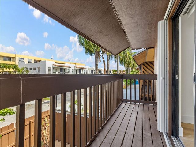 8360 NW 8th St 1-2, Miami, FL 33126