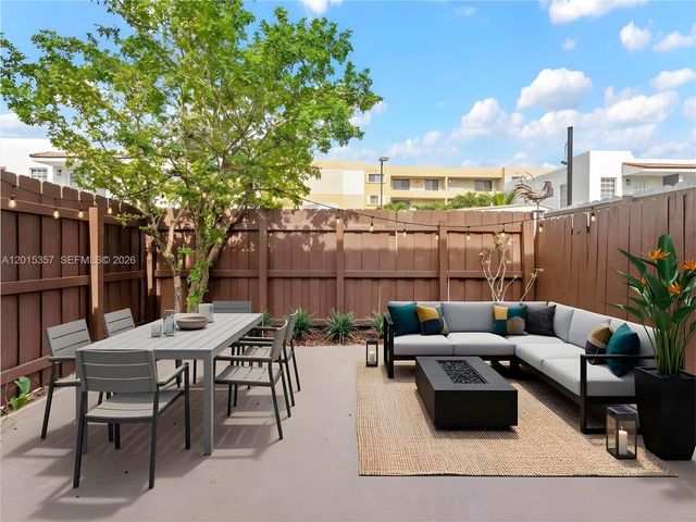 8360 NW 8th St 1-2, Miami, FL 33126