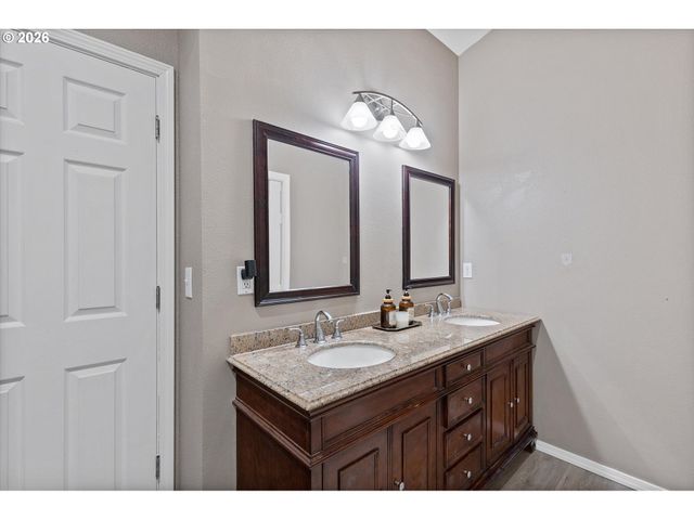 11130 Sw APALACHEE St, Tualatin, OR 97062