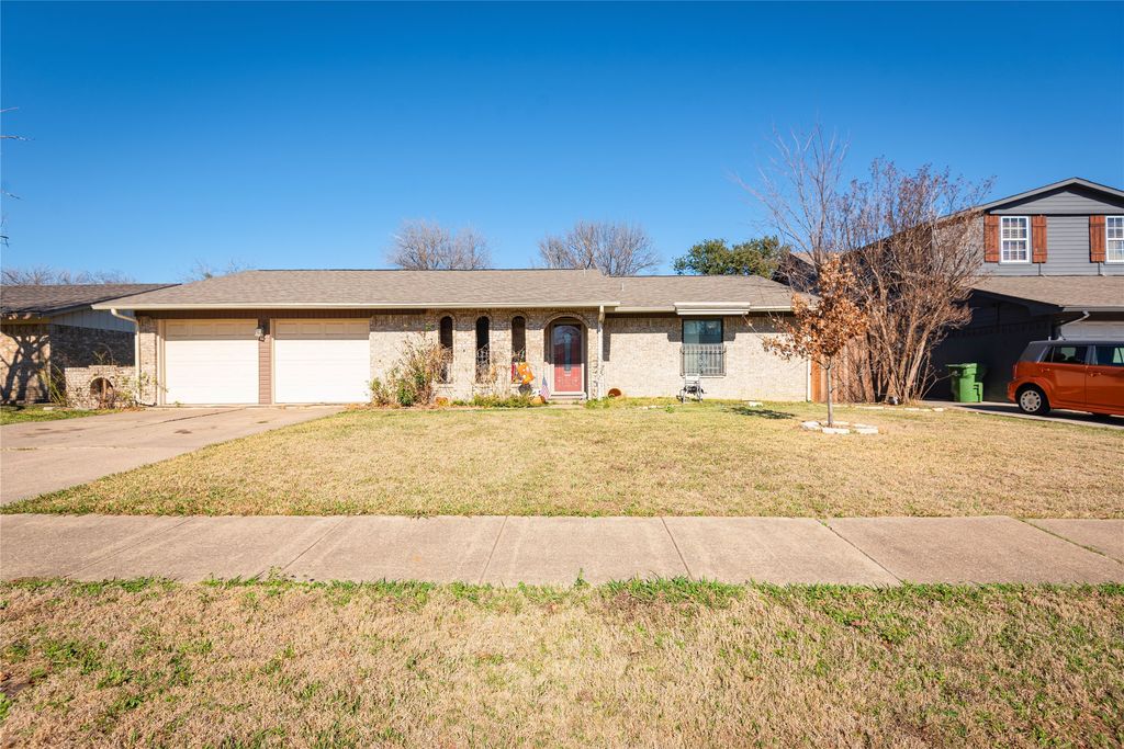 2005 Inverness Drive, Carrollton, TX 75007