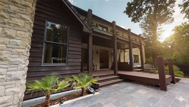 645 Londonberry Road, Atlanta, GA 30327