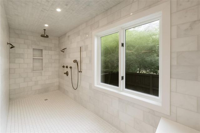 645 Londonberry Road, Atlanta, GA 30327