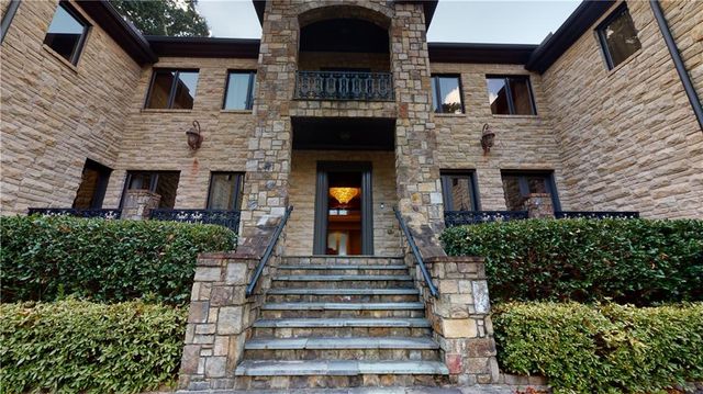 645 Londonberry Road, Atlanta, GA 30327