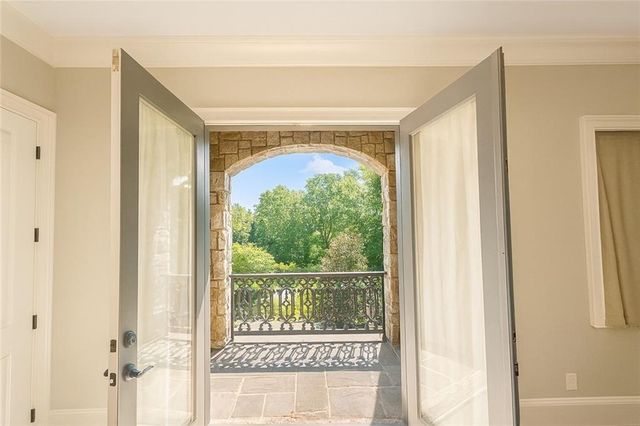 645 Londonberry Road, Atlanta, GA 30327