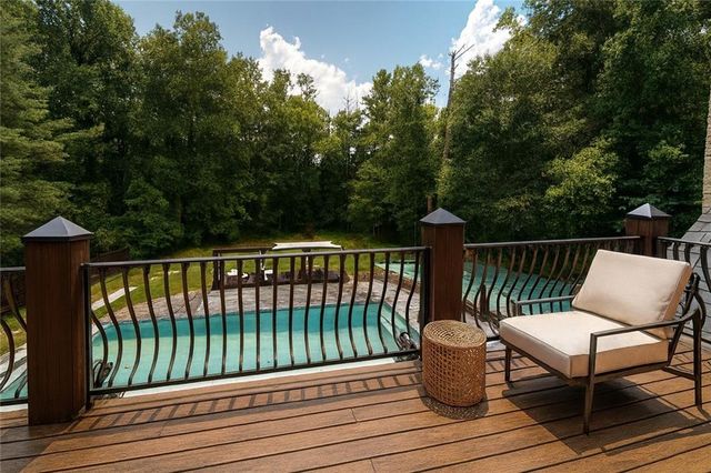 645 Londonberry Road, Atlanta, GA 30327