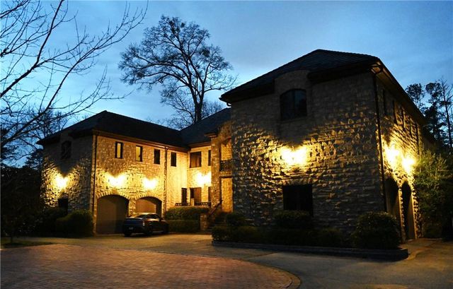 645 Londonberry Road, Atlanta, GA 30327