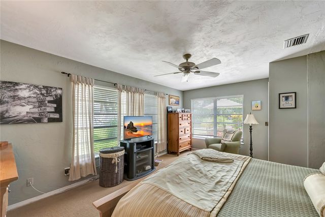 645 Acacia Road, Vero Beach, FL 32963
