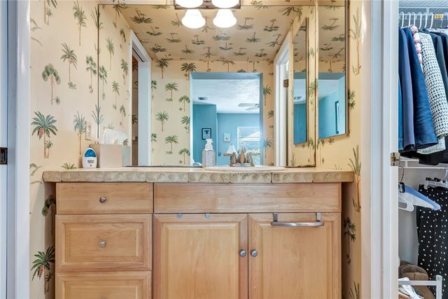 645 Acacia Road, Vero Beach, FL 32963