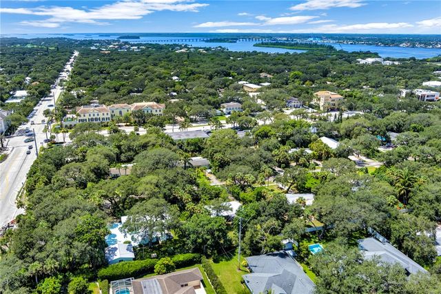 645 Acacia Road, Vero Beach, FL 32963