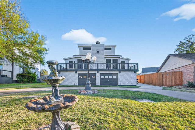 805 Lake View Drive, Montgomery, TX 77356