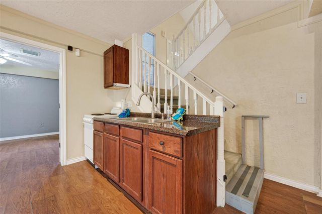 805 Lake View Drive, Montgomery, TX 77356