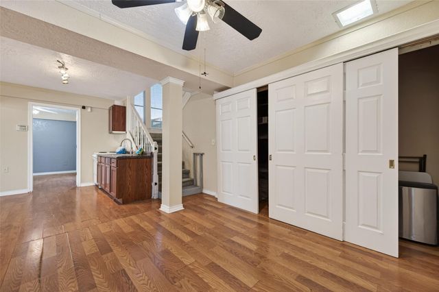 805 Lake View Drive, Montgomery, TX 77356