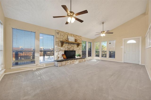 805 Lake View Drive, Montgomery, TX 77356