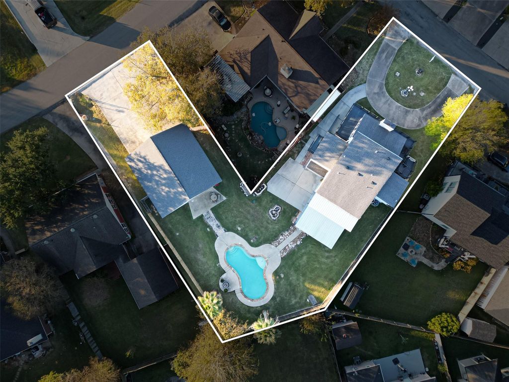 805 Lake View Drive, Montgomery, TX 77356