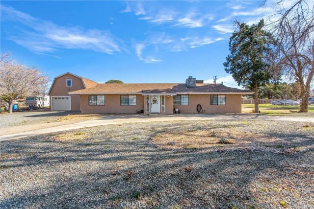 13447 Iroquois Road, Apple Valley, CA 92308