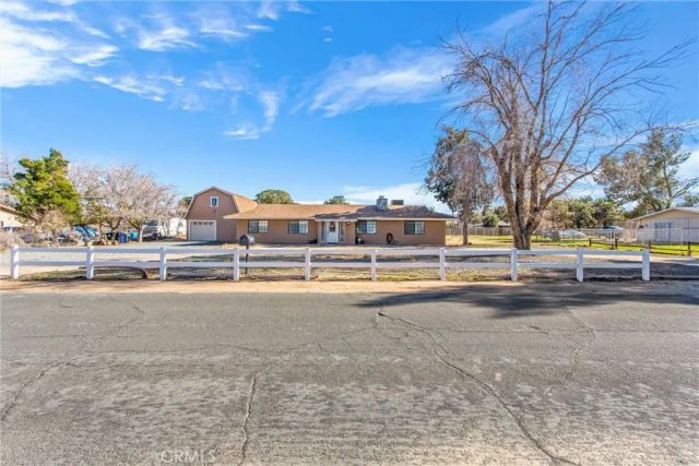 13447 Iroquois Road, Apple Valley, CA 92308