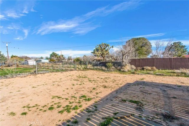 13447 Iroquois Road, Apple Valley, CA 92308
