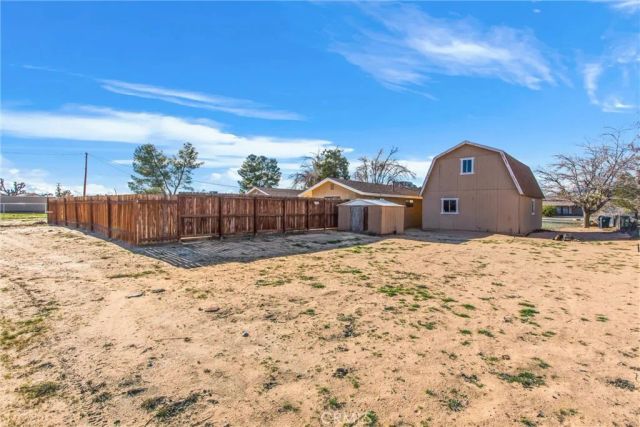 13447 Iroquois Road, Apple Valley, CA 92308