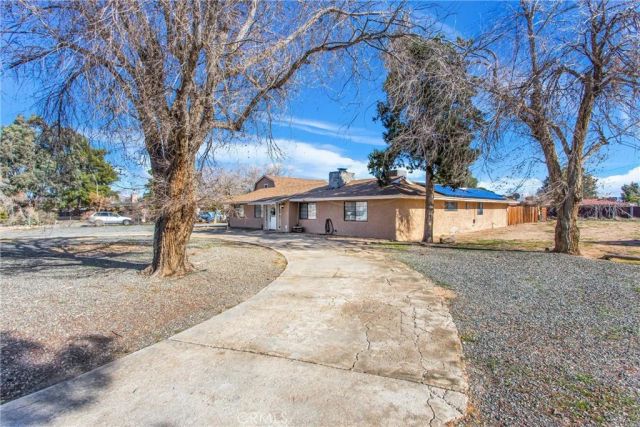 13447 Iroquois Road, Apple Valley, CA 92308