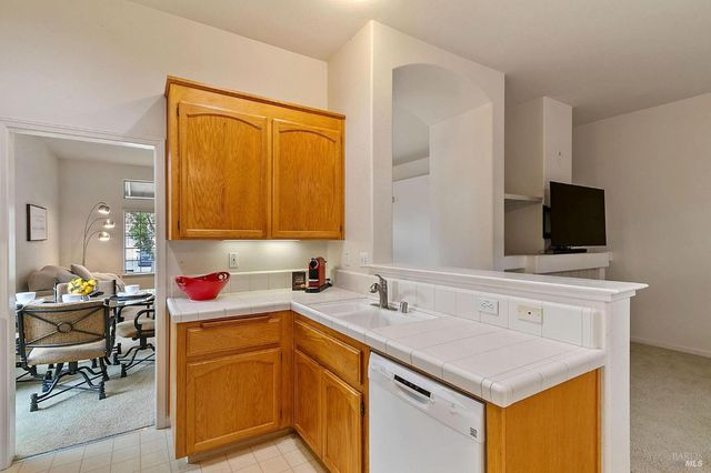 2361 Mountain View Ct, Fairfield, CA 94534