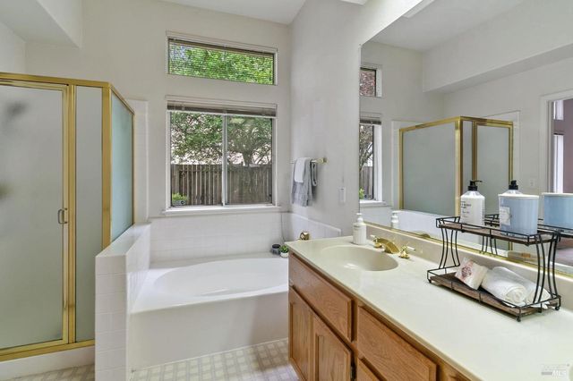 2361 Mountain View Ct, Fairfield, CA 94534