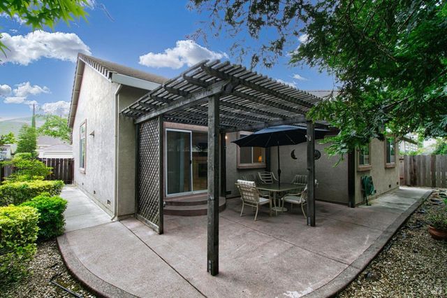 2361 Mountain View Ct, Fairfield, CA 94534