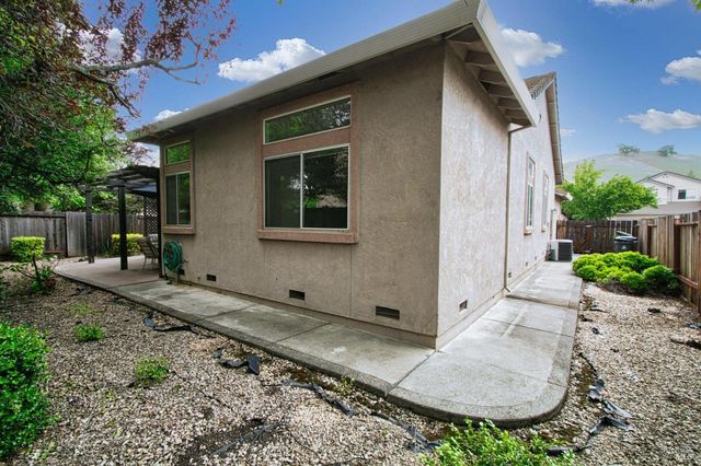 2361 Mountain View Ct, Fairfield, CA 94534