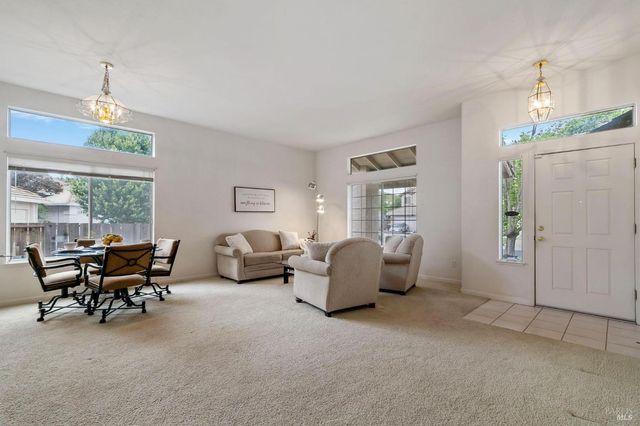 2361 Mountain View Ct, Fairfield, CA 94534