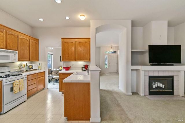 2361 Mountain View Ct, Fairfield, CA 94534