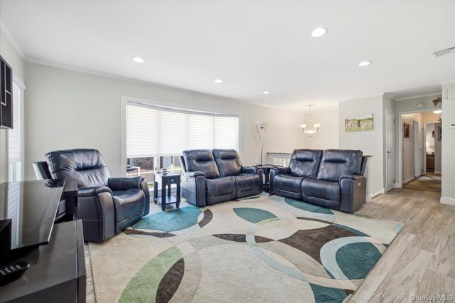165 Elaine Drive, Oceanside, NY 11572