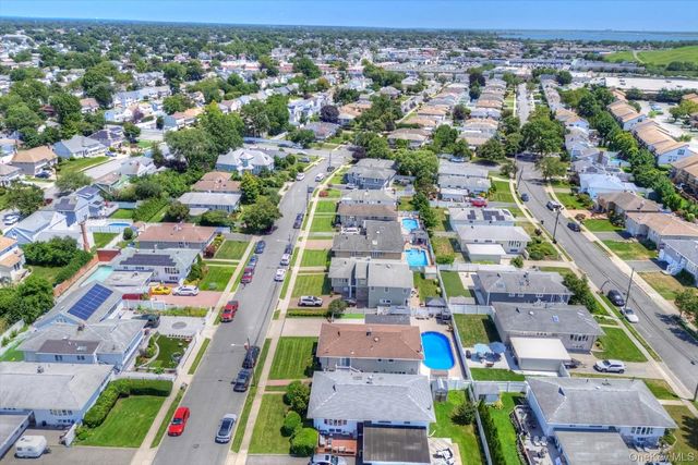 165 Elaine Drive, Oceanside, NY 11572