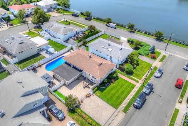 165 Elaine Drive, Oceanside, NY 11572